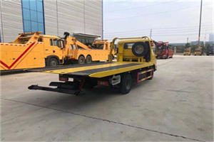 铜鼓非事故拖车